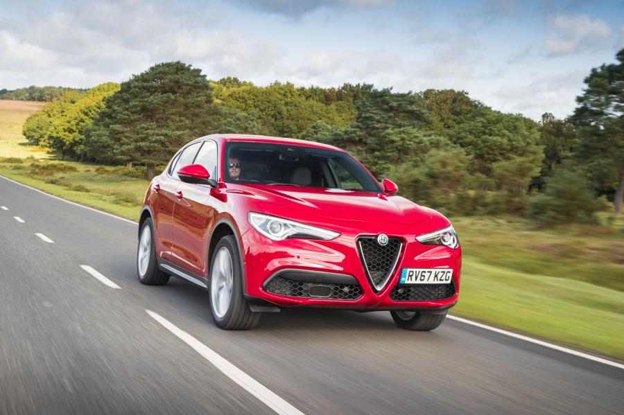  Alfa Romeo Stelvio (949) 2017 года  (UK) (фото 5 из 41)